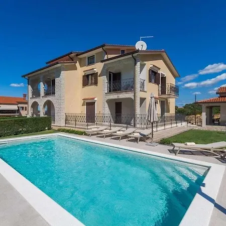 Holiday home Mihael With Private Pool *