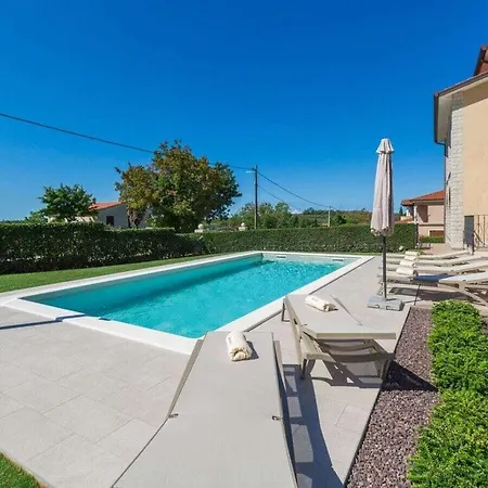 Mihael With Private Pool Holiday home Vizinada